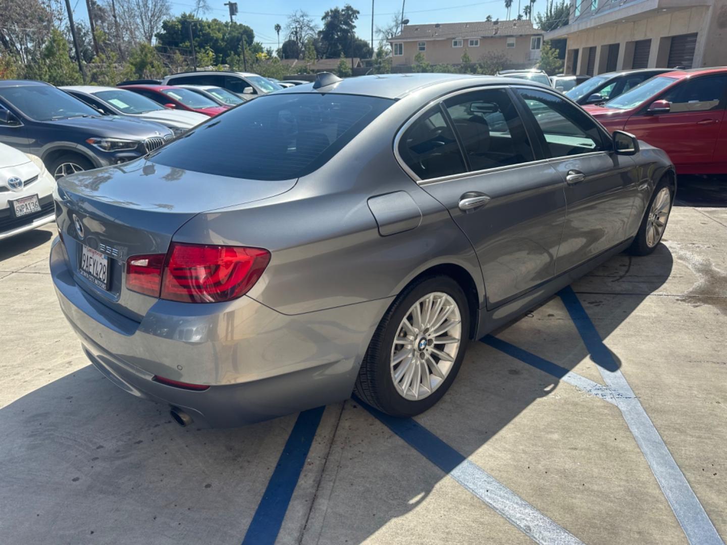 2013 Silver Metallic /Black BMW 5-Series 535i (WBAFR7C53DC) with an 3.0L L6 DOHC 24V engine, Automatic transmission, located at 30 S. Berkeley Avenue, Pasadena, CA, 91107, (626) 248-7567, 34.145447, -118.109398 - Navigation! Back-up Camera! Leather Seats! Moon roof! This 2013 BMW 5-Series 535i looks and drives well! Bad Credit? We can help! We are the bank. All our cars are thoroughly inspected and reconditioned by our technicians. FREE CARFAX report. Stop by or call to speak with our friendly staff. Whether - Photo#4